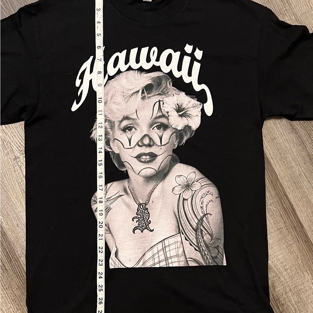 Marilyn Monroe Hawaiian Tee (from Hawaii) - Picture 6 of 6